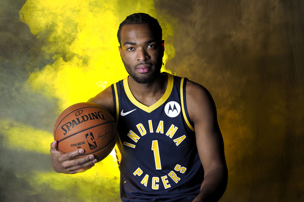 他通过假动 他通过假动